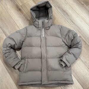 Aritzia TNA Superpuff